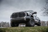 https://serenity-foxfactory.asset.akeneo.cloud/fox_asset_family/media/Toyota_Tundra_2022_B3in_02.jpg