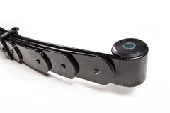 https://serenity-foxfactory.asset.akeneo.cloud/fox_asset_family/media/zone_j0308_jeep_leaf_spring_rotation_2.jpg