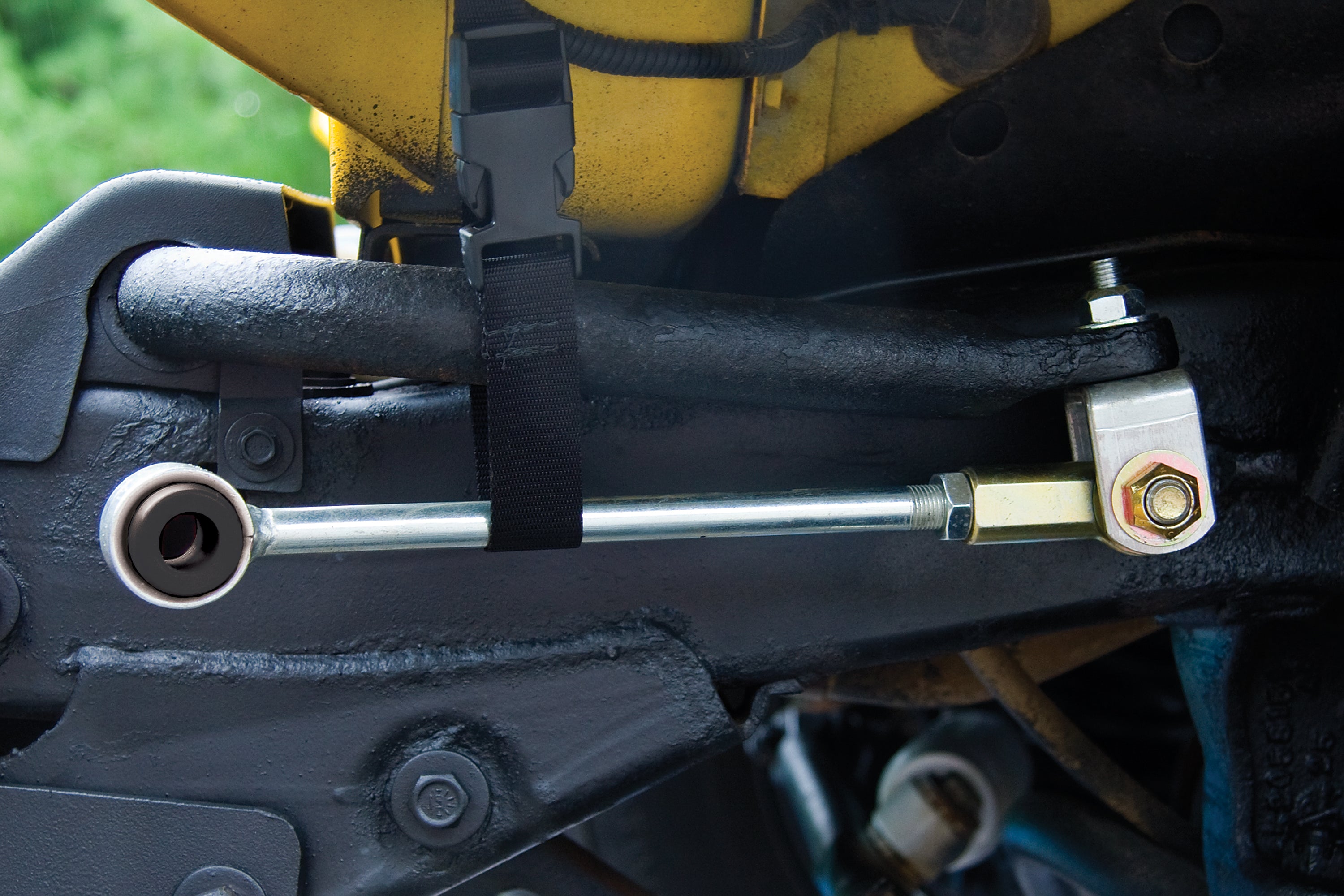 https://serenity-foxfactory.asset.akeneo.cloud/fox_asset_family/media/zone_j5451_jeep_sway_bar_disconnects_rotation_1.jpg